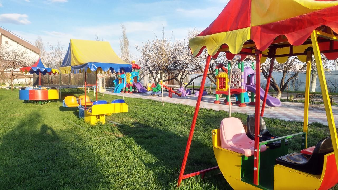 Отель Cross Resort Hotel Ереван
