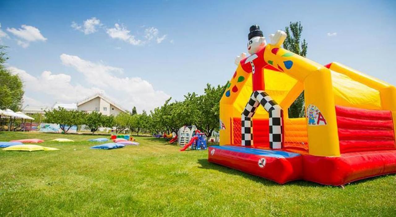 Отель Cross Resort Hotel Ереван-36