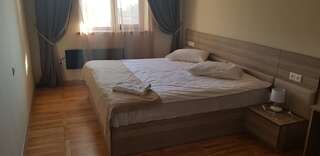 Отель Cross Resort Hotel Ереван Апартаменты с балконом-2
