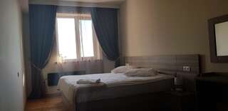 Отель Cross Resort Hotel Ереван Апартаменты с балконом-3