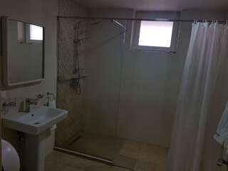 Отель Cross Resort Hotel Ереван Апартаменты с балконом-4