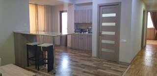 Отель Cross Resort Hotel Ереван Апартаменты с балконом-5