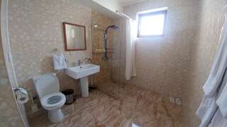 Отель Cross Resort Hotel Ереван Апартаменты с балконом-6