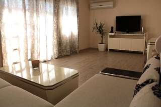 Отель Cross Resort Hotel Ереван Семейный коттедж с террасой-2