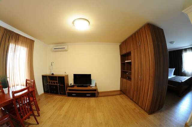 Отель Cross Resort Hotel Ереван-36